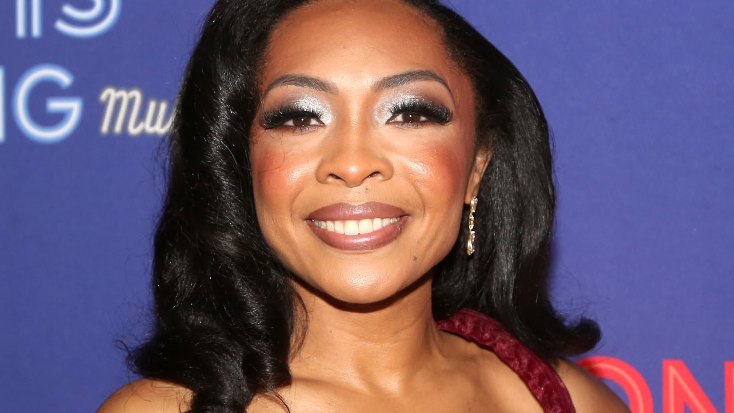 This Broadway singer was interrupted mid-performance by her young daughter: Her reaction has touched social media