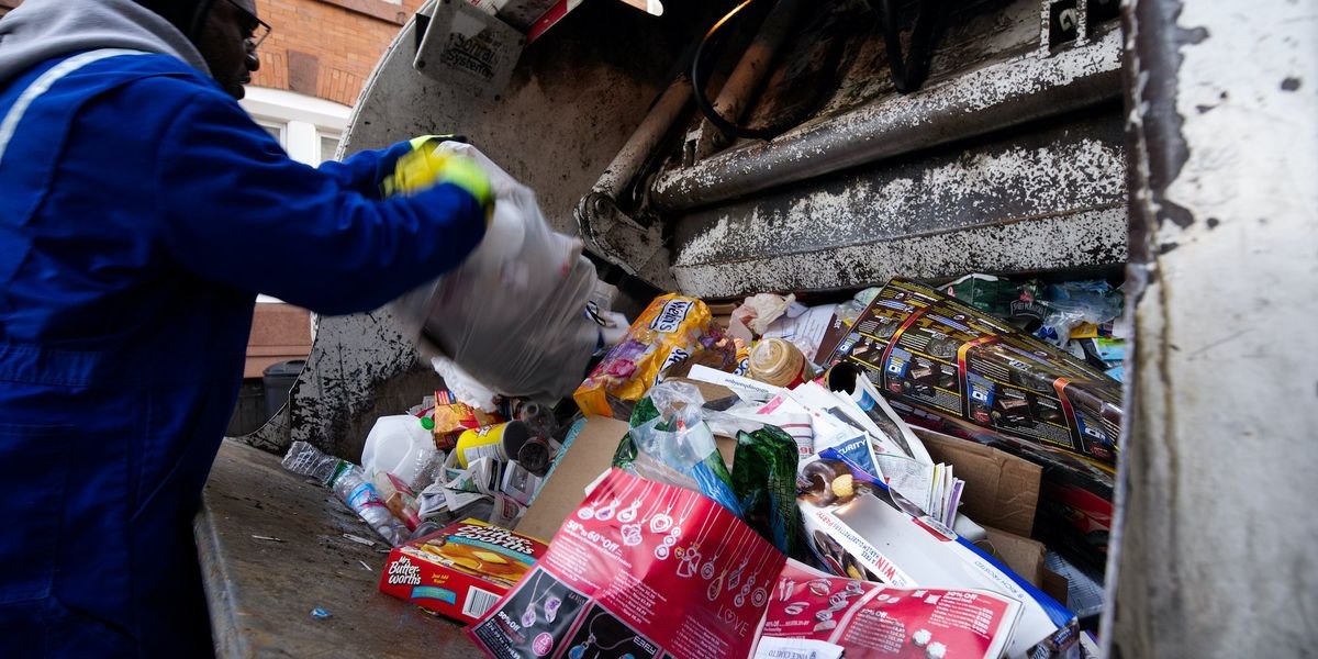 Union members threaten and harass residents who dare drop off garbage during Philadelphia strike: ‘This is disgraceful’